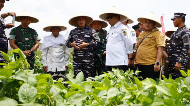 Danlanal Banyuwangi didampingi Wabup Banyuwangi