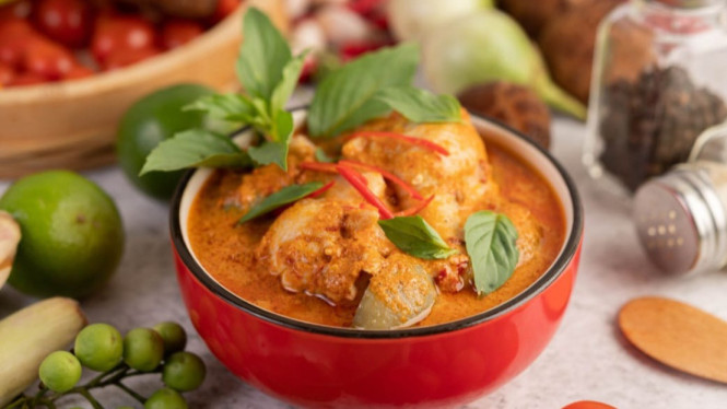 Hidangan gulai ayam tanpa santan