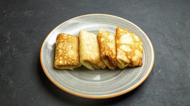 Mango pancake yang lembut dan menyegarkan