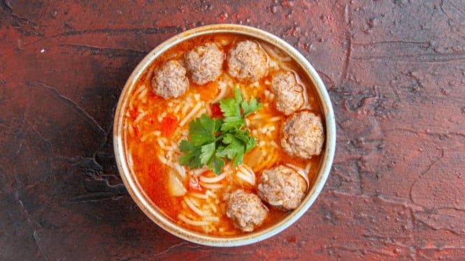 Hangat, pedas, dan gurih, bakso kuah pedas