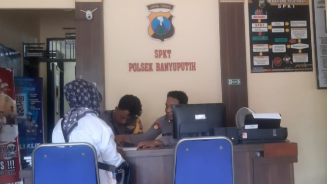 Dwi Novita alias Ita Rias lapor Polsek Banyuputih