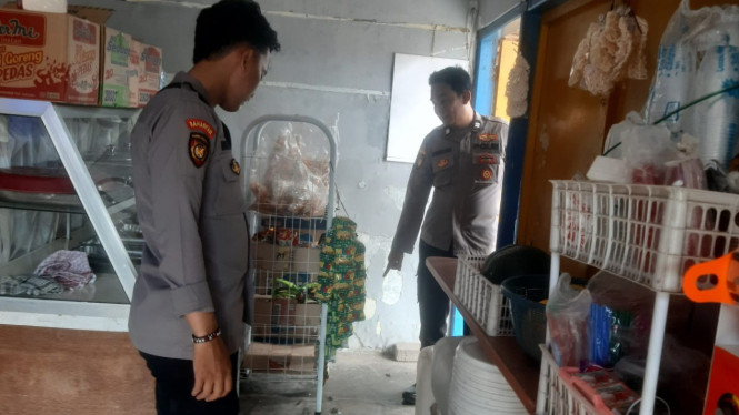 Polisi lakukan olah TKP di kantin makan Ita Rias di Pandean