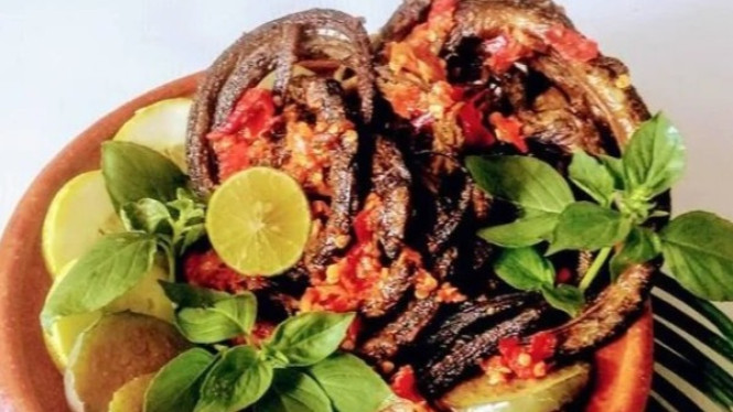 Lezat Pecak Belut yang Bikin Nagih