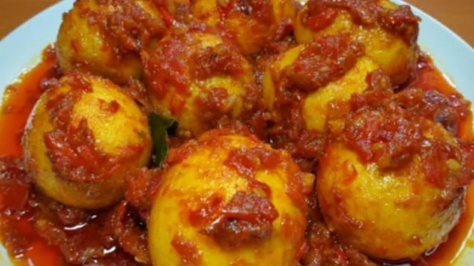 telur balado foto dari dapur tomat ceri