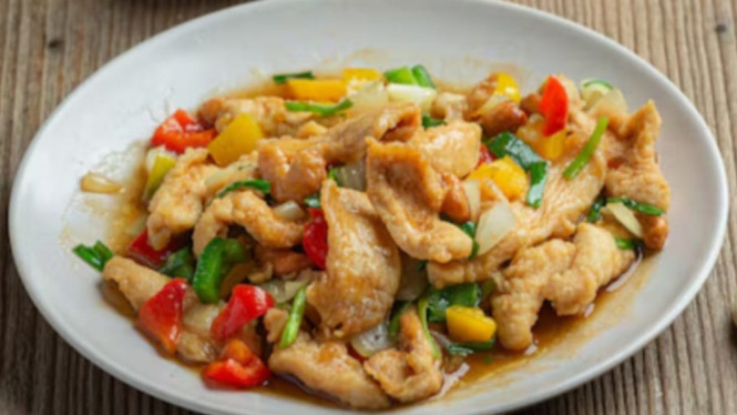 Lezatnya ayam goreng tumis bawang