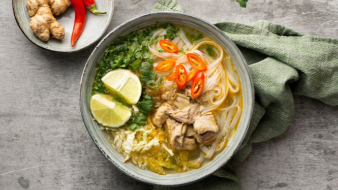 Lezatnya soto ayam bening