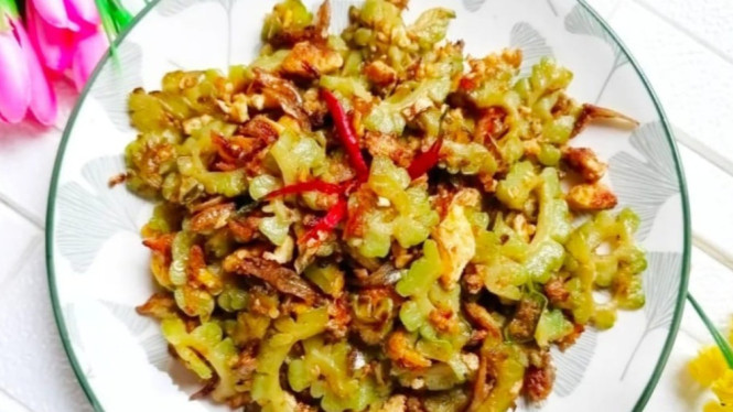 Lezatnya oseng pare telur