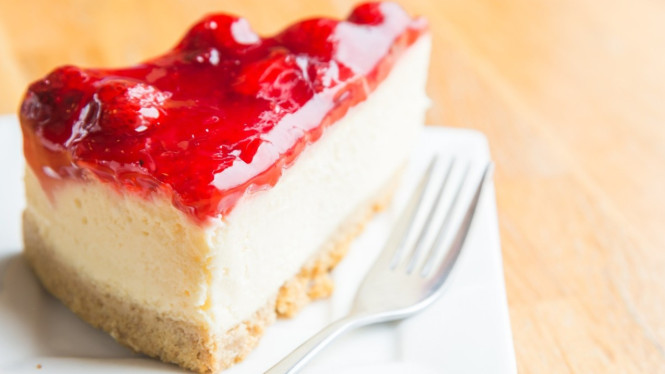 strawberry cheesecake makanan viral khas anak Jakarta