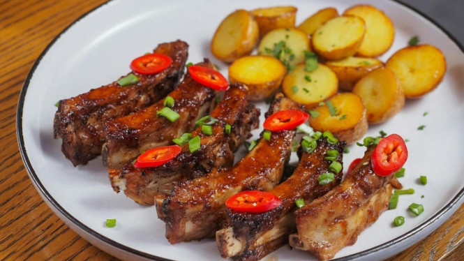 Hidangan lezat iga bakar