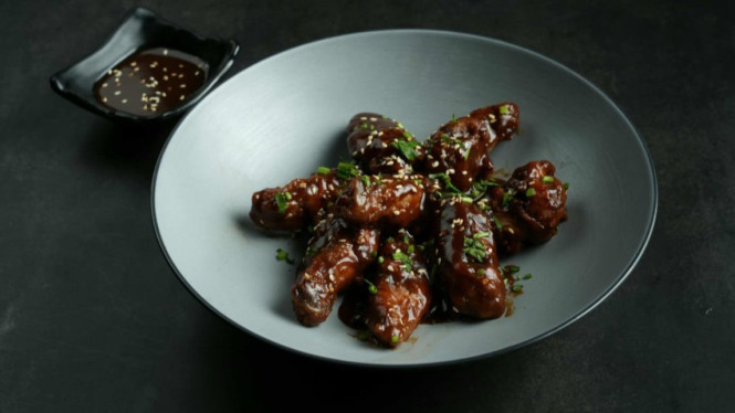 Hidangan lezat ayam rica-rica kecap