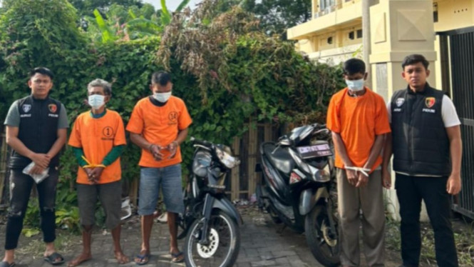 Pelaku curanmor asal Bondowoso beserta barang bukti