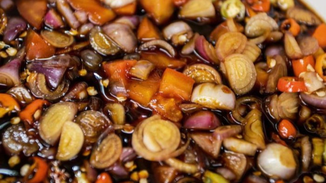 Sambal kecap untuk cocolan makanan berat