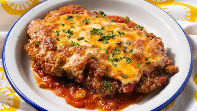 Chicken Parmigiana Super Juicy dengan Saus keju creamy