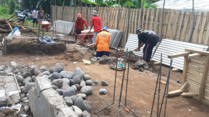 Kandang ayam Bimorejo kembali dibangunan setelah ambruk