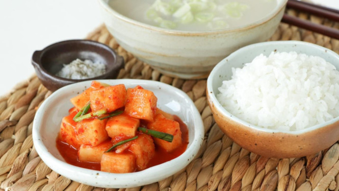 Kimchi Lobak dadu renyah penuh bumbu
