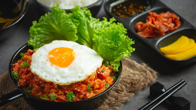 Pedas gurih nasi goreng kimchi yang sempurna
