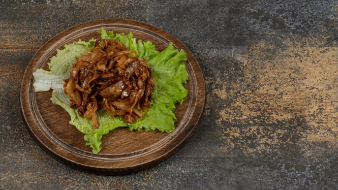 Rendang suwir dari jamur untuk lauk sahur