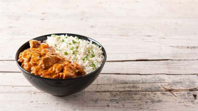 Rice bowl dengan toping tahu siap disantap