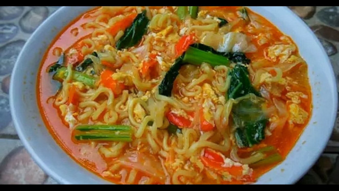 Mie Dhog-dhog Kuliner Malam yang Selalu Dinanti
