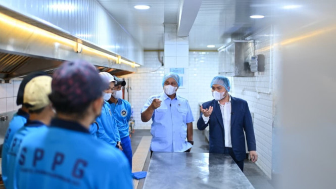 Kepala BGN kunjungi dapur SPPG Kebayoran Lama.