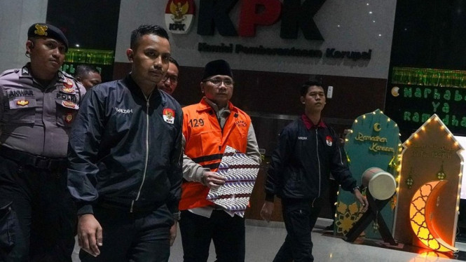 Yaqut Cholil Qoumas resmi ditahan KPK.