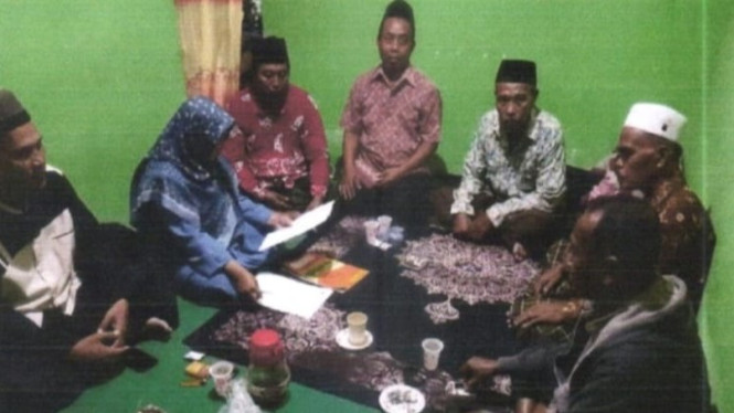 Pengurus BPD Bago saat ngumpul buat kesepakatan.