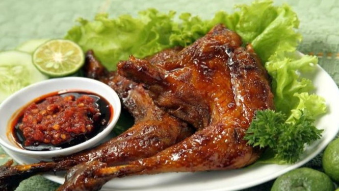 Ayam bacem stok lauk mudah diikuti