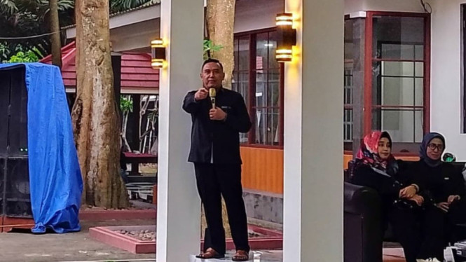 Ketua DPC PDIP Kabupaten Lumajang di salah satu acara bersama kader