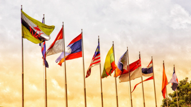 Bendera-bendera anggota ASEAN.