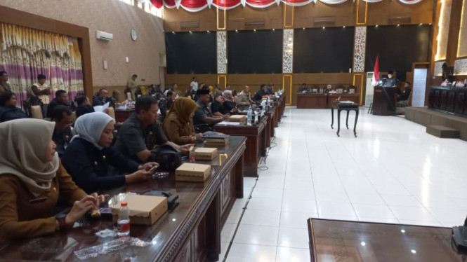 Rapar Paripurna perubahan perda usaha mikro