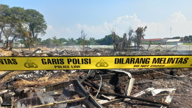 Dua kandang ayam ludes terbakar