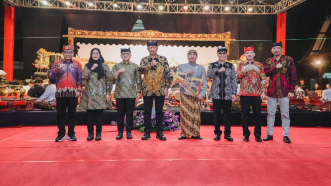 Kapolda Jawa Timur Irjen Pol Nanang Avianto bersama Forkopimda Banyuwangi