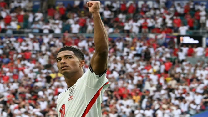Jude Bellingham rayakan gol keduanya untuk Inggris dalam pertandingan perempat final Piala Dunia 2026