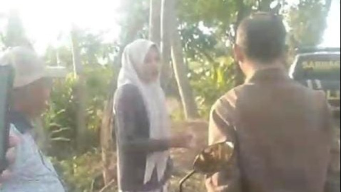 Korban saat memberikan keterangan