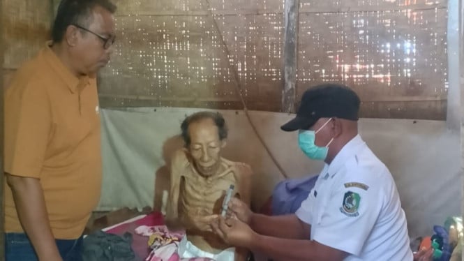 Tumin, lansia sebatangkara dalam kondisi sakit parah