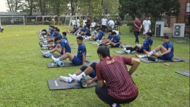 Adhyaksa FC menggelar latihan perdana di Lapangan SPH Karawaci, Tangerang