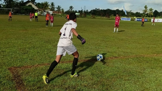 Dastant, goal keeper Diponegoro United (DU) U13 di Piala Soeratin 2026 Banyuwangi