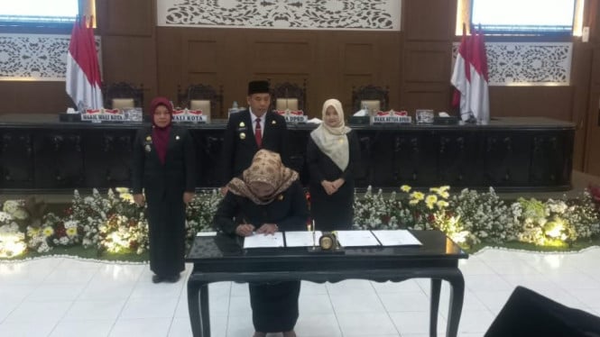 Wakil Ketua II DPRD Menandangani KUA-PPAS Perubahan APBD 2026 Kota Probolinggo.