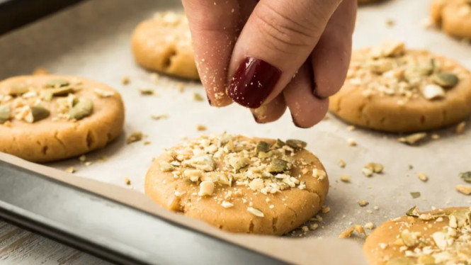 Kue kering kudapan penuh selera