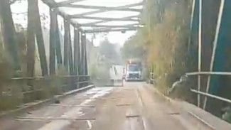 Truk Tambang Bermuatan di Atas 8 Ton Dilarang Melintasi Jembatan Leuwiranji