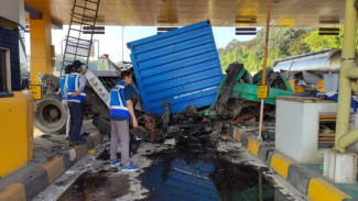 Kronologi Kecelakaan Truk Kontainer di GT Ciawi 2