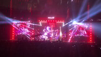 Konser Dewa 19 feat All Stars 2.0 di GBK Berlangsung Meriah Meski Situasi Politik Masih Memanas