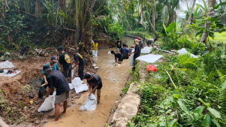 Tanggul Irigasi Cidurian Sendung Jebol, Pemkab Bogor Lakukan Penanganan Darurat