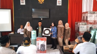 PT MBK Ventura Salurkan CSR untuk 39 Masjid di Kecamatan Leuwisadeng