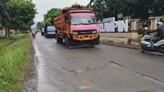 Truk Tambang Berpelat Luar Daerah Minim Kontribusi PAD, DPRD Jabar Desak Pemerintah Pusat Turun Tangan