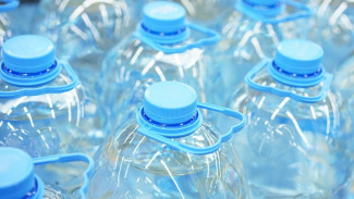 Di Balik Kontroversi Menpar Widiyanti Putri Wardhana, Apa Manfaat Mandi dengan Air Galon?