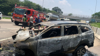 Alami Kecelakaan Tunggal : Begini Kondisi Pengendara Mobil Terbakar KM 41 Tol Ciawi