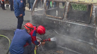 Angkot Terbakar di Jembatan Merah Bogor, Sopir Nyaris Jadi Korban