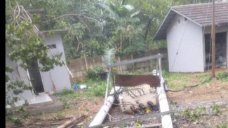 Cuaca Ekstrem Terjang Bogor, Rumpin Gelap Gulita Akibat Gardu Listrik Roboh