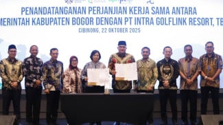 Bupati Bogor Berikan Penghargaan Kepada Investor Terbaik Atas Kontribusinya dalam Mendorong Pertumbuhan Ekonomi di Kabup